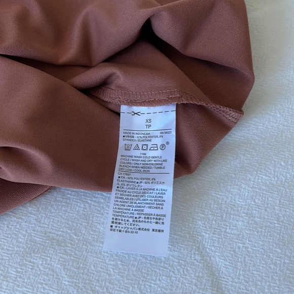 Banana Republic Undershirt - Picture 3 of 3